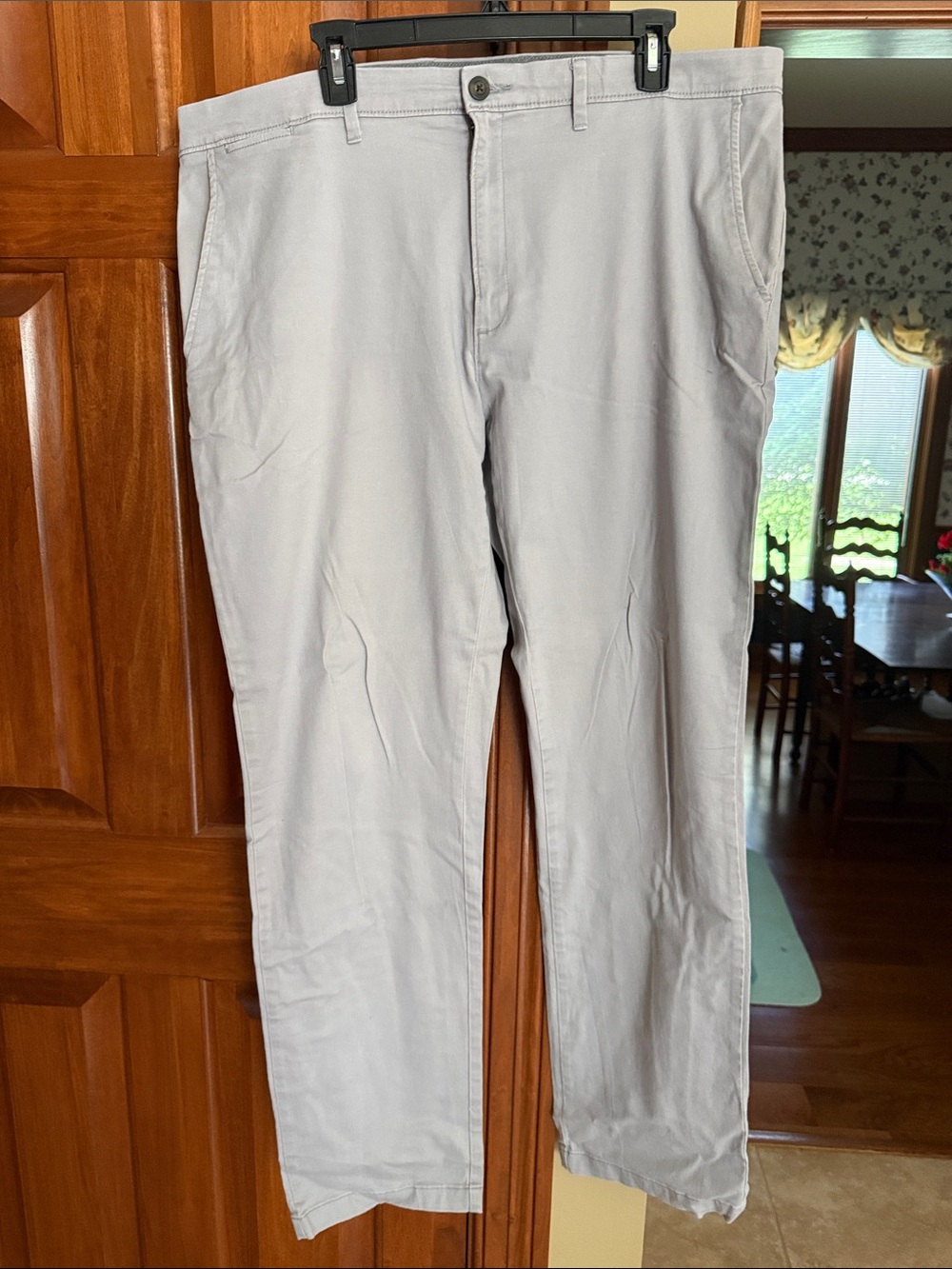 Amazon Essentials Men's Light Gray Chino Pants - Straight Fit